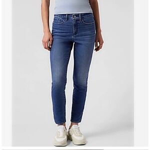 Athleta Sculptek Ultra Skinny Jean size 4 med wash